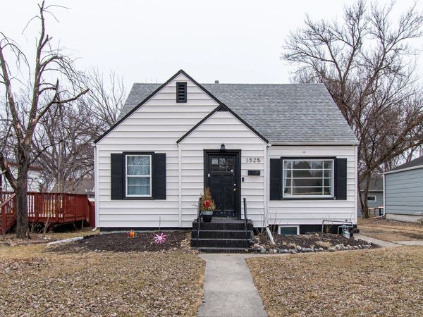 1525 10th Street N, Fargo, ND 58102