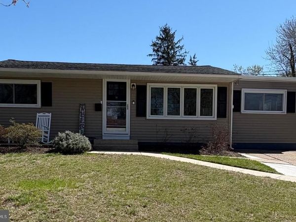 14 KENT AVENUE , MAPLE SHADE, NJ 08052