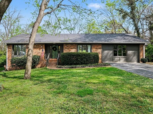 1112 Hiwassee Dr, Columbia, TN 38401