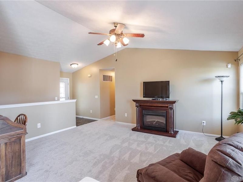 291 Choctaw Circle, Franklin, OH 45005 Photo 3