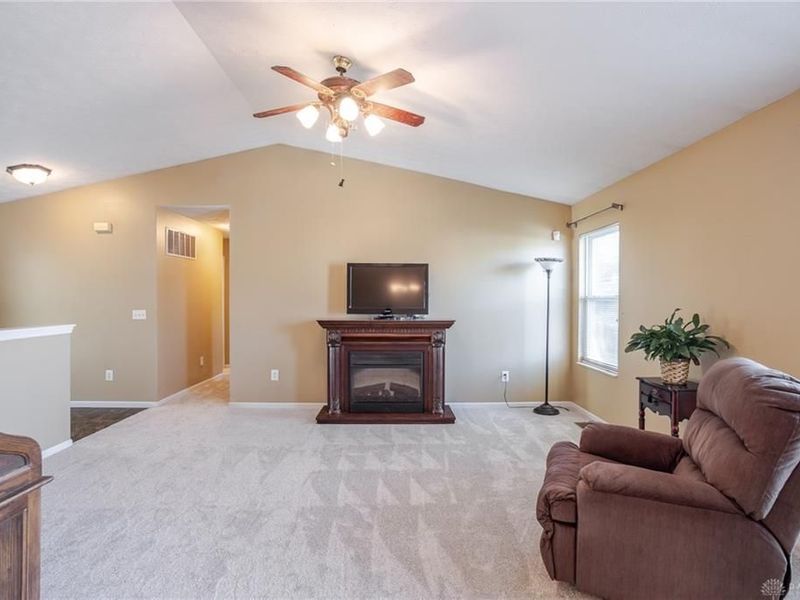 291 Choctaw Circle, Franklin, OH 45005 Photo 4