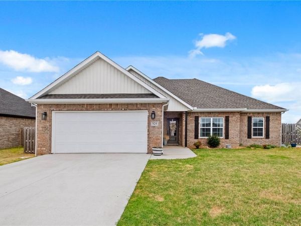 924 Laux Lane , Pea Ridge, AR 72751