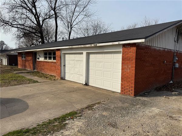 2192 McRay, Springdale, AR 72762