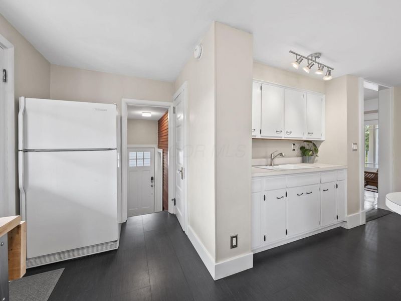 199 E Blake Avenue, Columbus, OH 43202 Photo 10