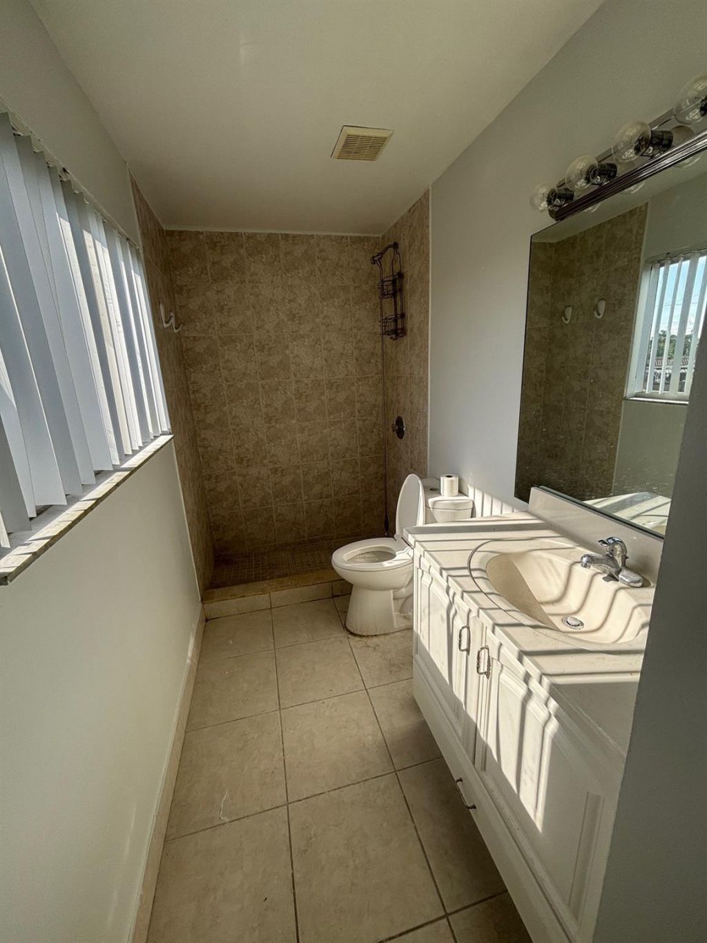 3417 NW 44, Unit 206, Oakland Park, FL 33309 Photo