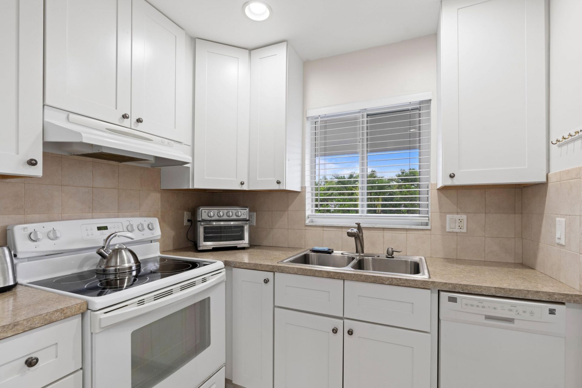 8 Garden Street, Unit 206r, Tequesta, FL 33469 Photo