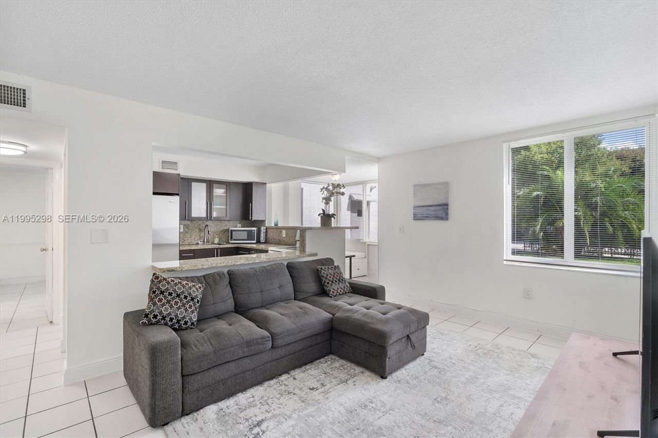 250 180th Dr, Unit 158, Sunny Isles Beach, FL 33160 Photo