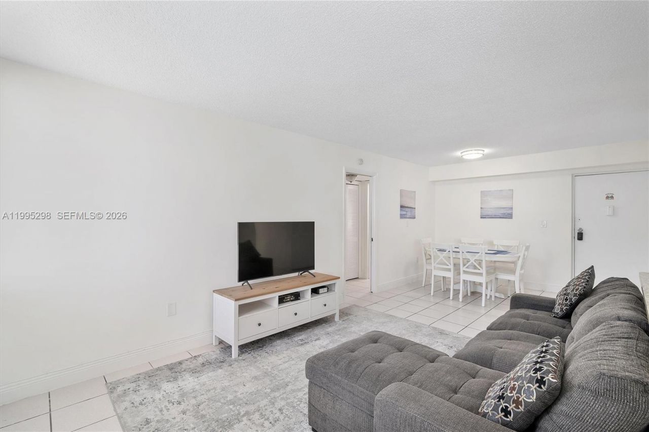 250 180th Dr, Unit 158, Sunny Isles Beach, FL 33160 Photo