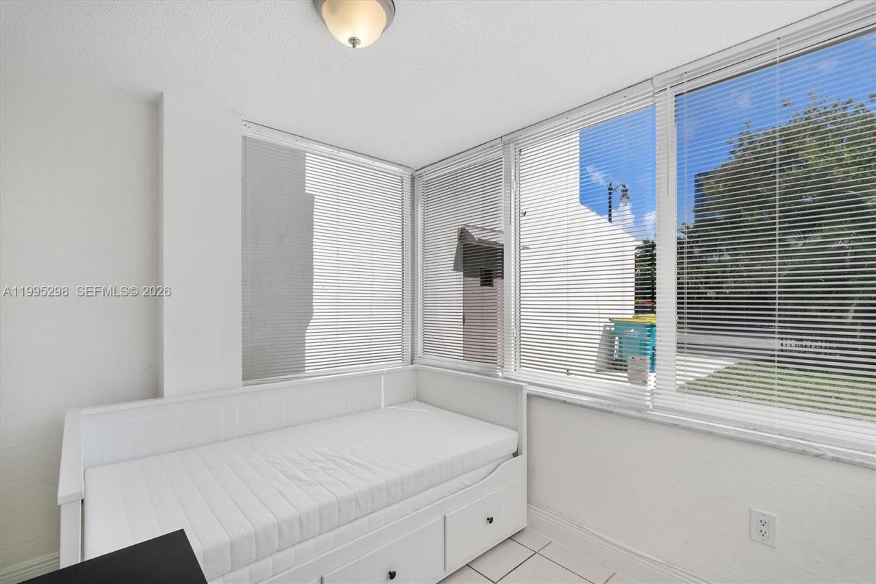 250 180th Dr, Unit 158, Sunny Isles Beach, FL 33160 Photo