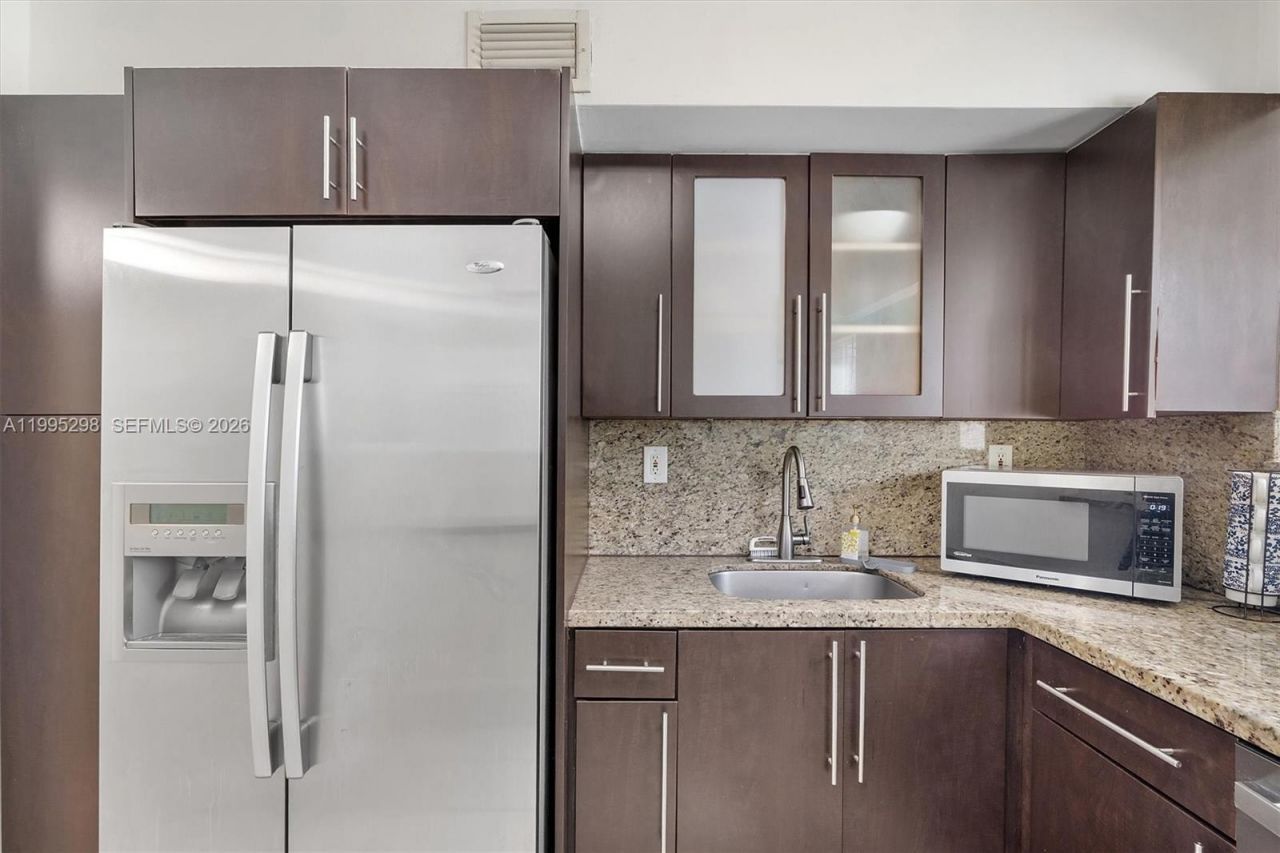 250 180th Dr, Unit 158, Sunny Isles Beach, FL 33160 Photo