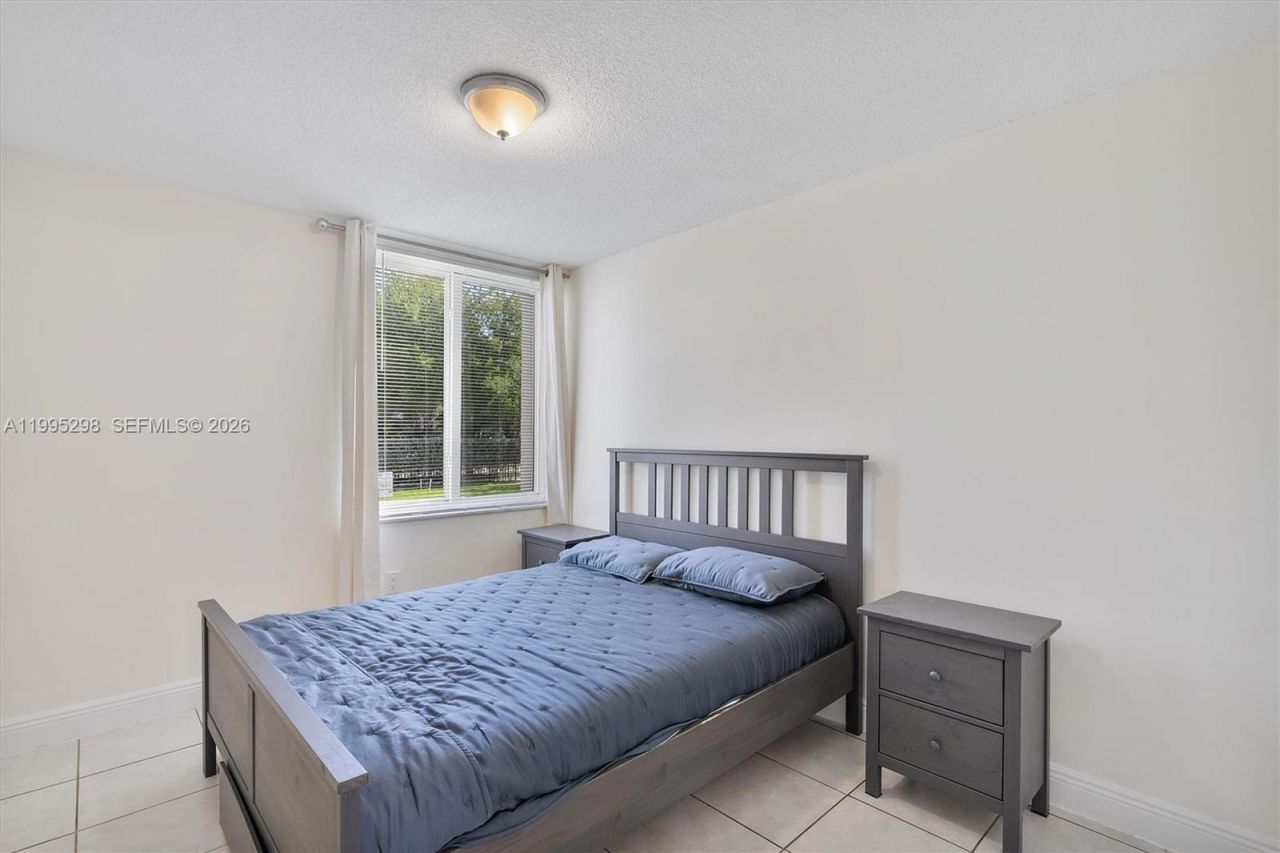 250 180th Dr, Unit 158, Sunny Isles Beach, FL 33160 Photo