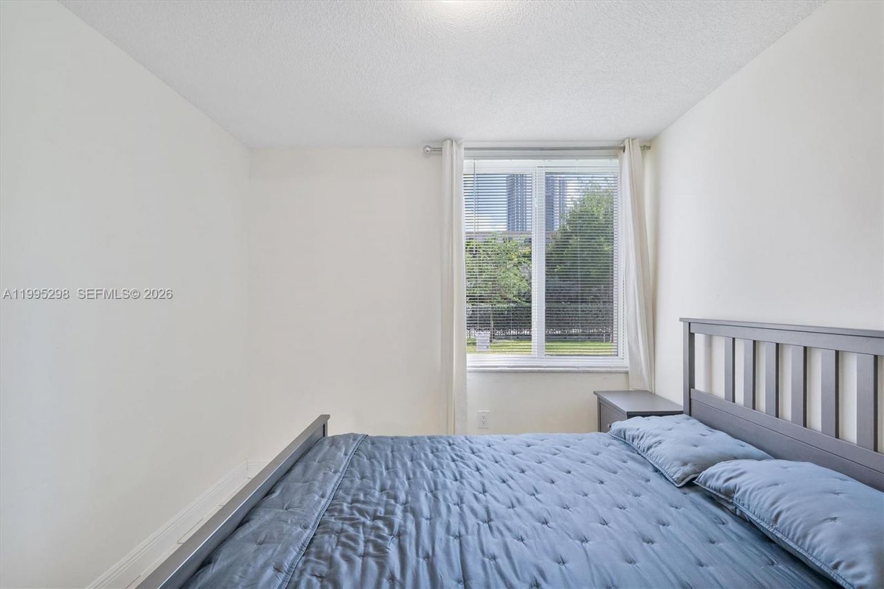 250 180th Dr , Unit 158, Sunny Isles Beach, FL 33160 Photo