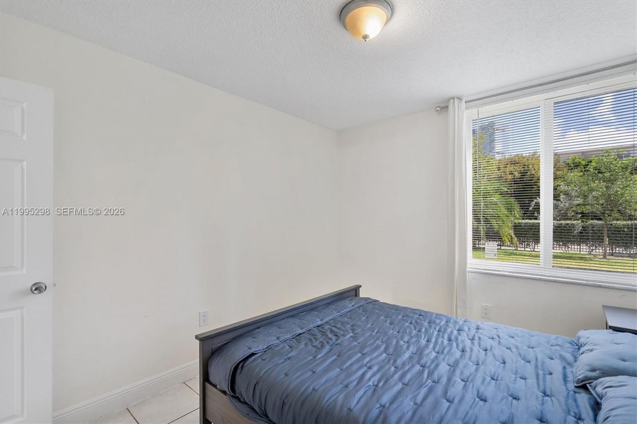 250 180th Dr, Unit 158, Sunny Isles Beach, FL 33160 Photo
