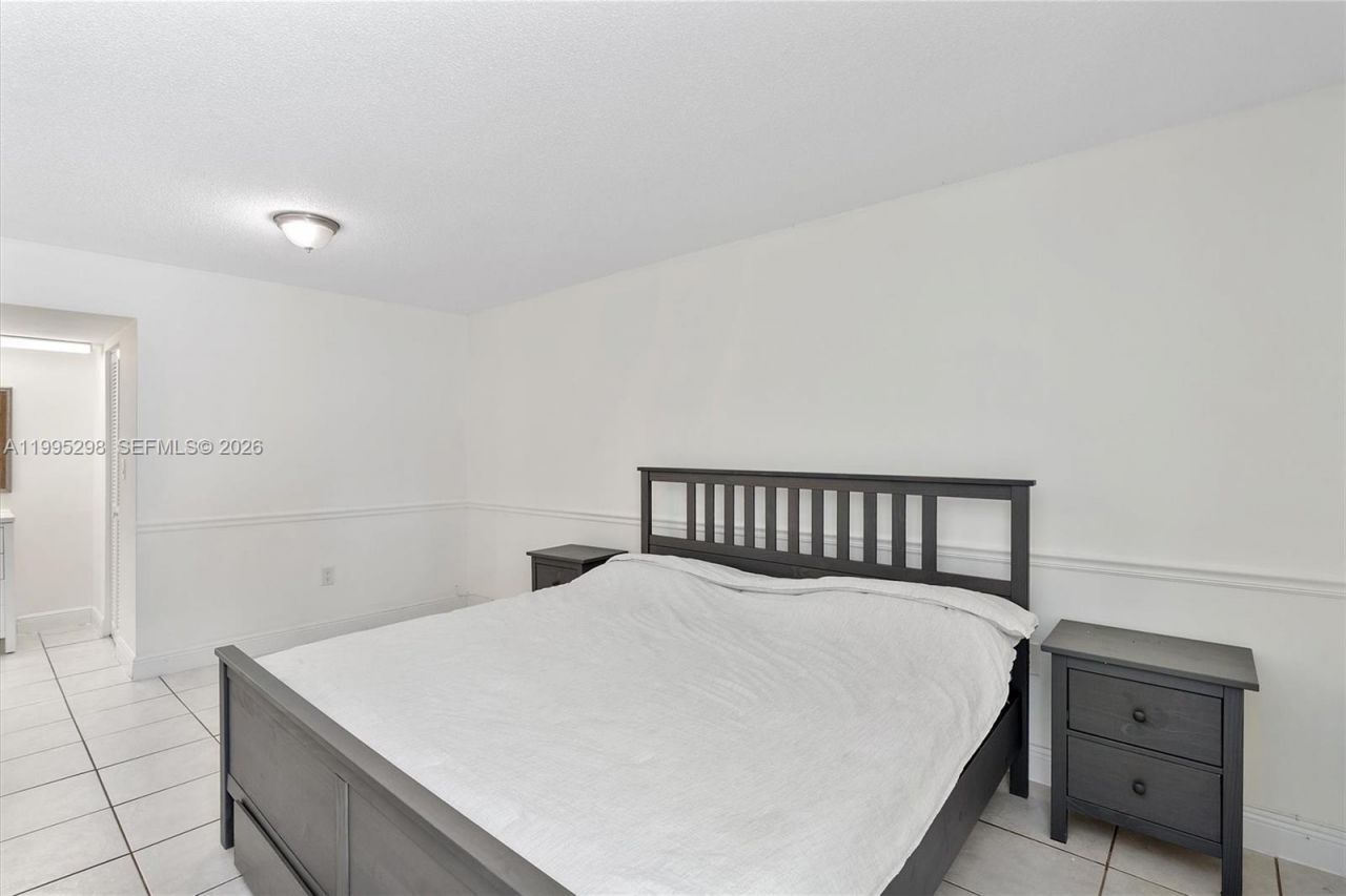 250 180th Dr, Unit 158, Sunny Isles Beach, FL 33160 Photo