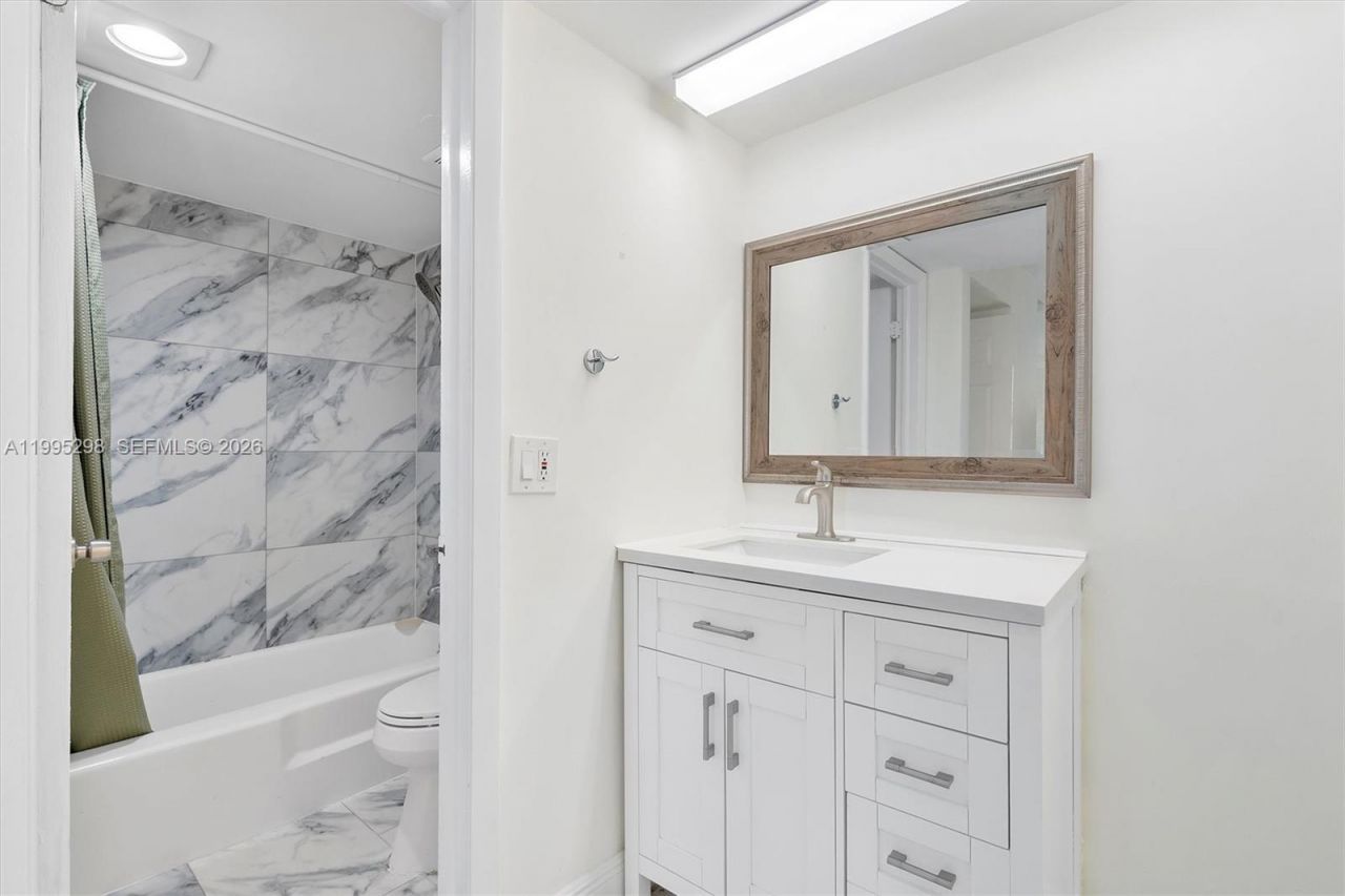 250 180th Dr, Unit 158, Sunny Isles Beach, FL 33160 Photo