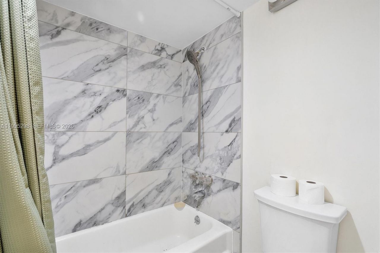 250 180th Dr, Unit 158, Sunny Isles Beach, FL 33160 Photo