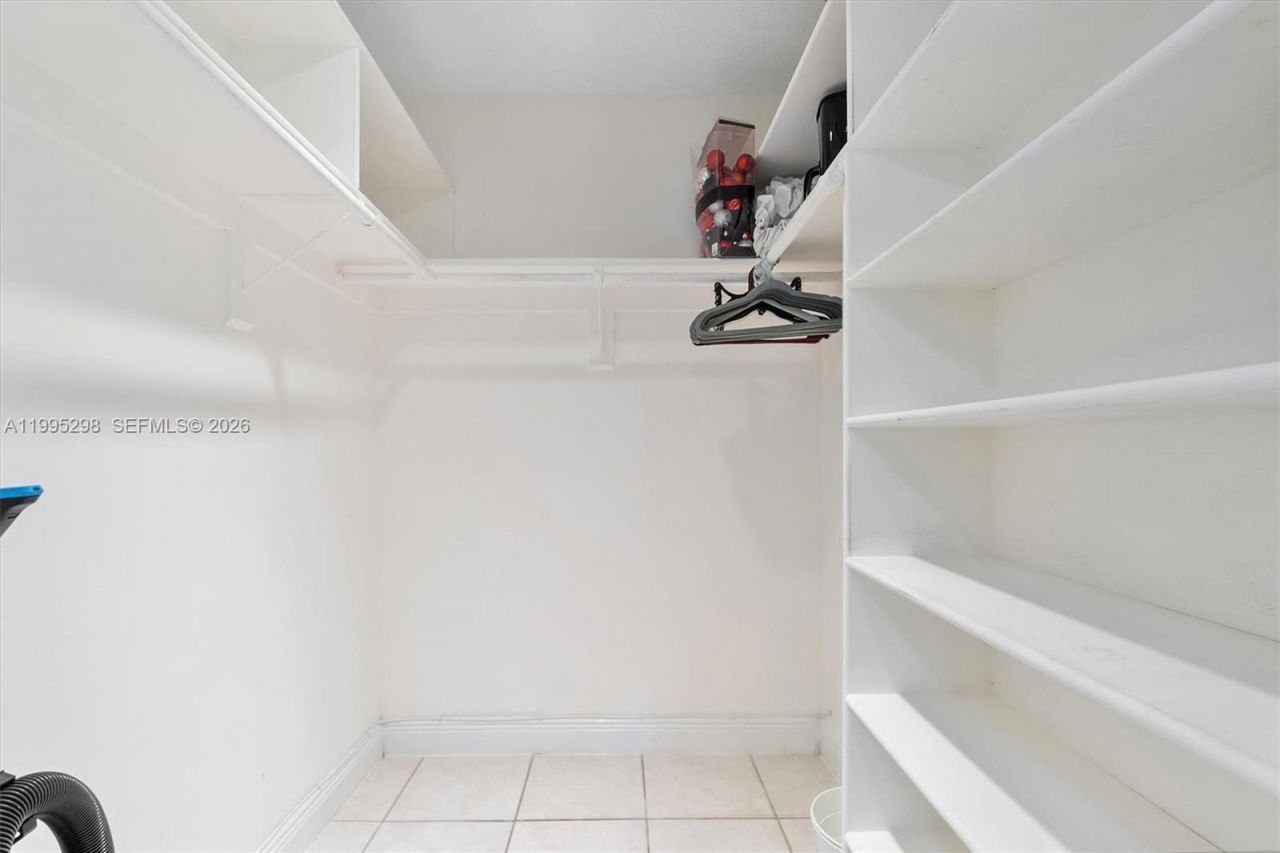 250 180th Dr, Unit 158, Sunny Isles Beach, FL 33160 Photo