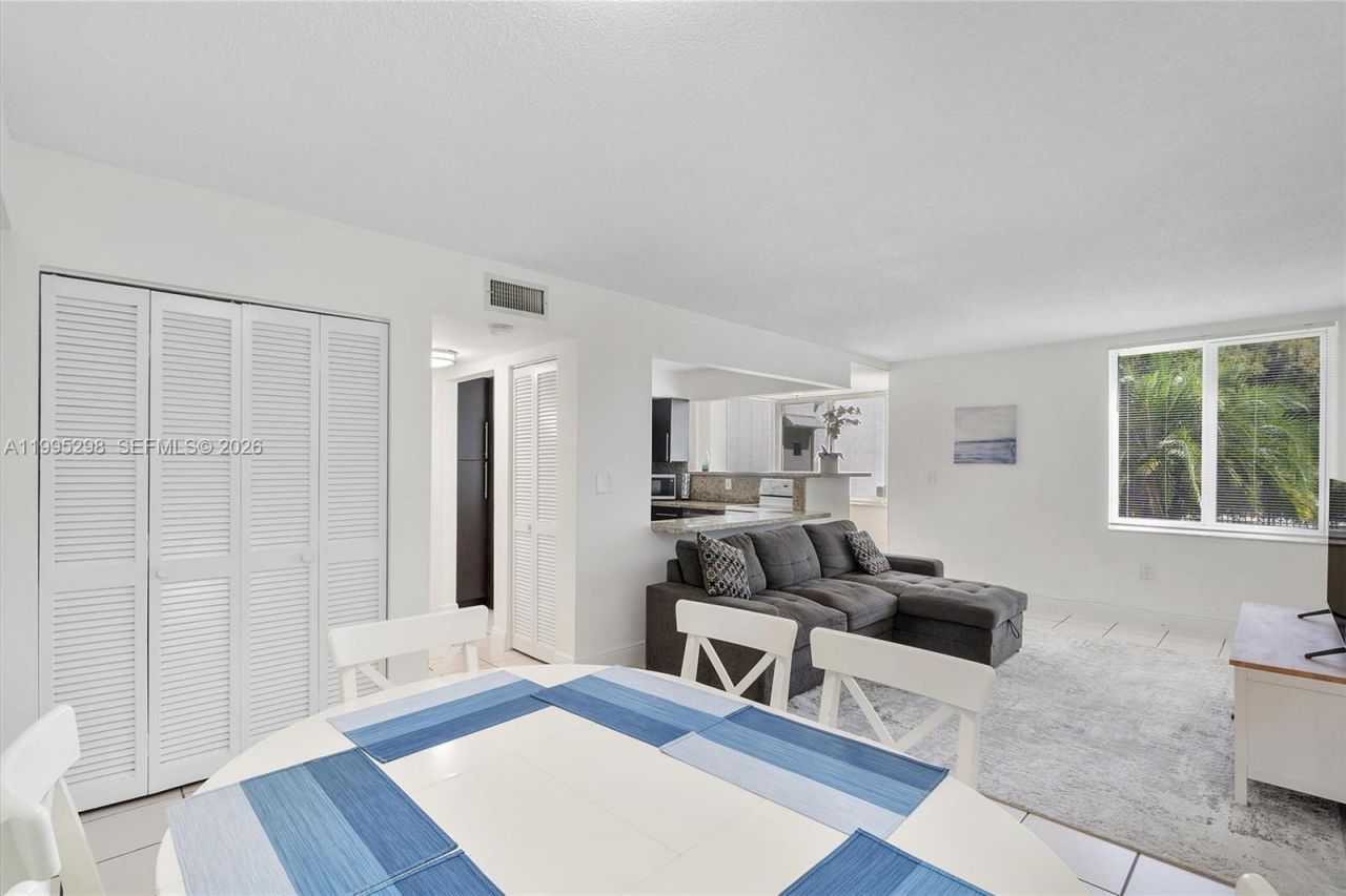 250 180th Dr, Unit 158, Sunny Isles Beach, FL 33160 Photo