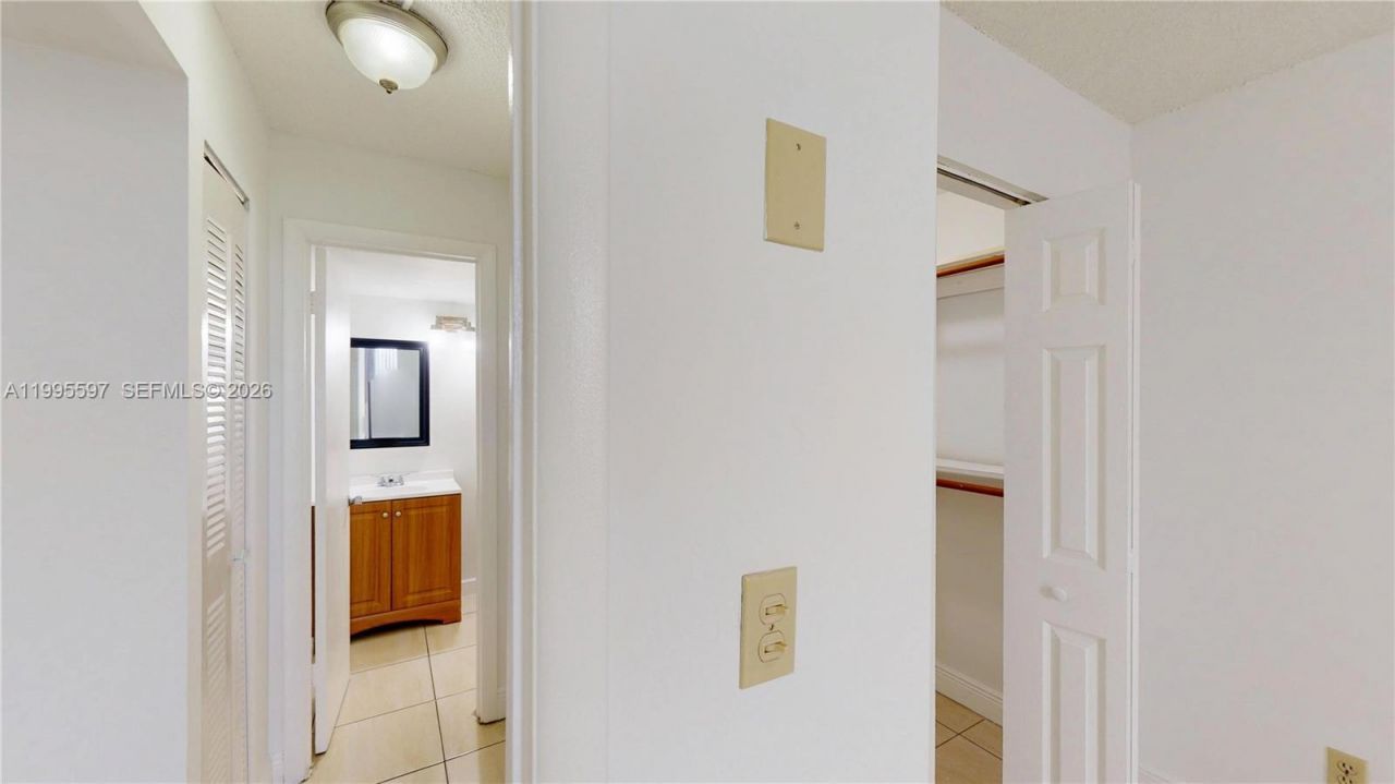 14201 N Kendall Dr , Unit 401D, Miami, FL 33186 Photo