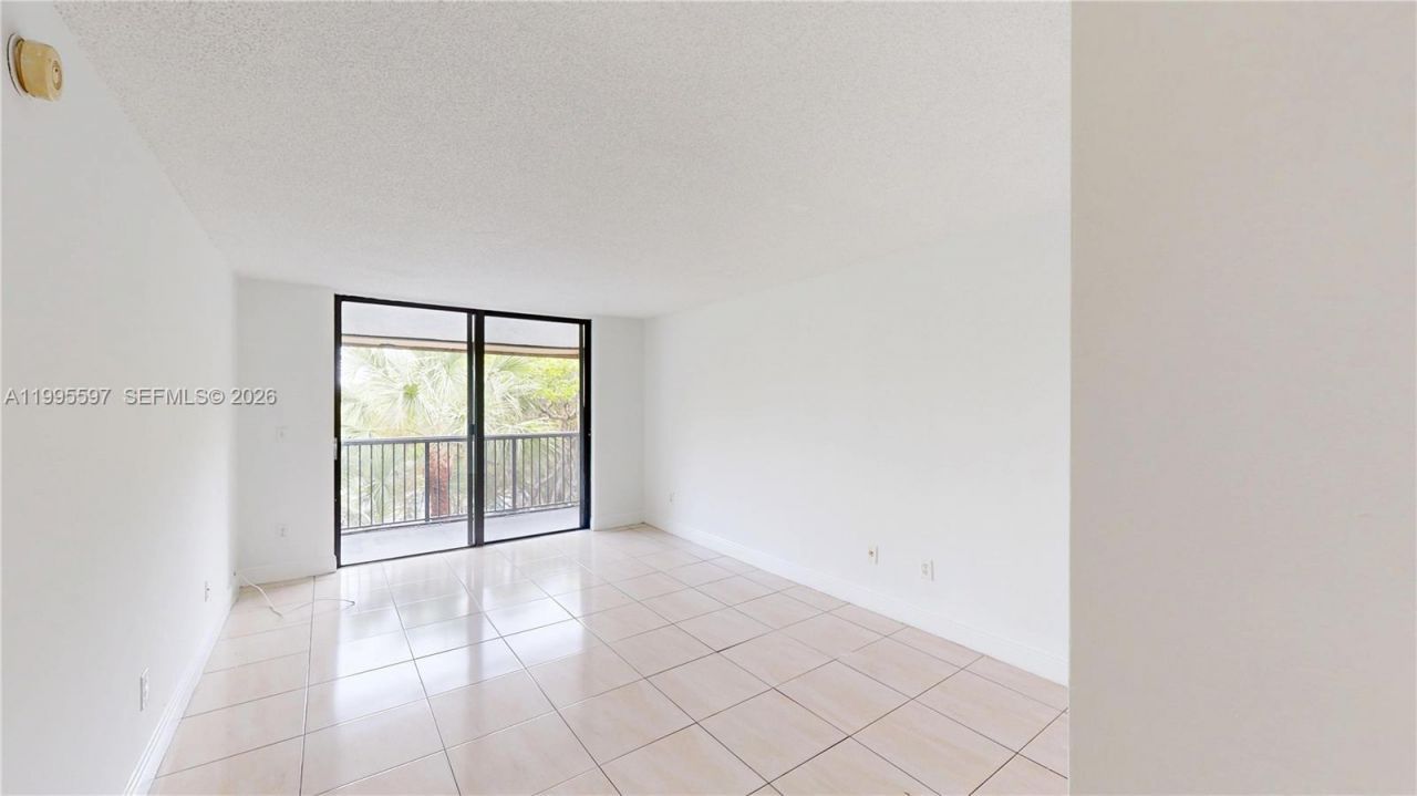 14201 N Kendall Dr , Unit 401D, Miami, FL 33186 Photo