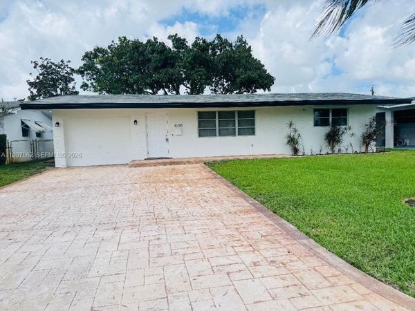 8791 NW 12th St , Pembroke Pines, FL 33024