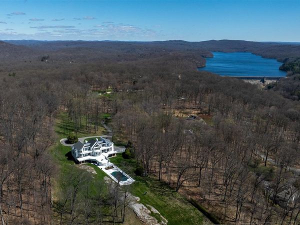 18 Bramblebush Road, Croton-on-Hudson, NY 10520