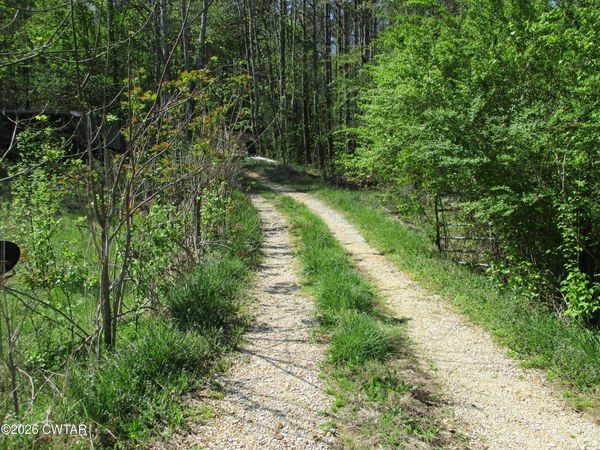 126 Perryville Road , Parsons, TN 38363