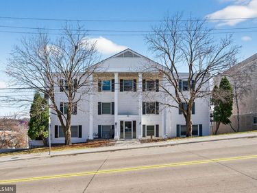 301 3rd Street S, Unit 301, Stillwater, MN 55082