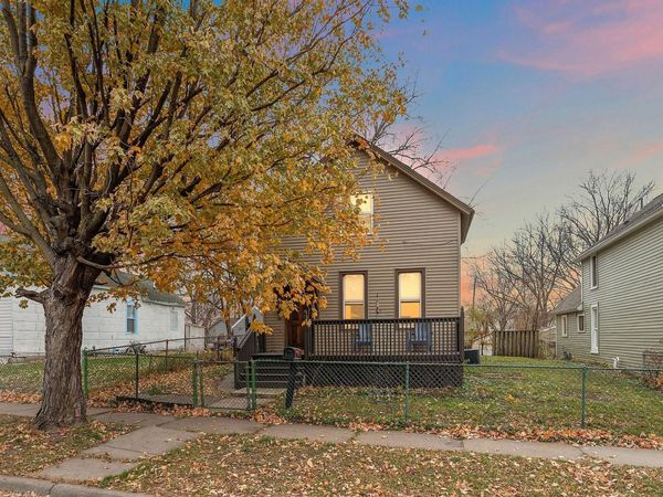 116 Sycamore Street E, Saint Paul, MN 55117