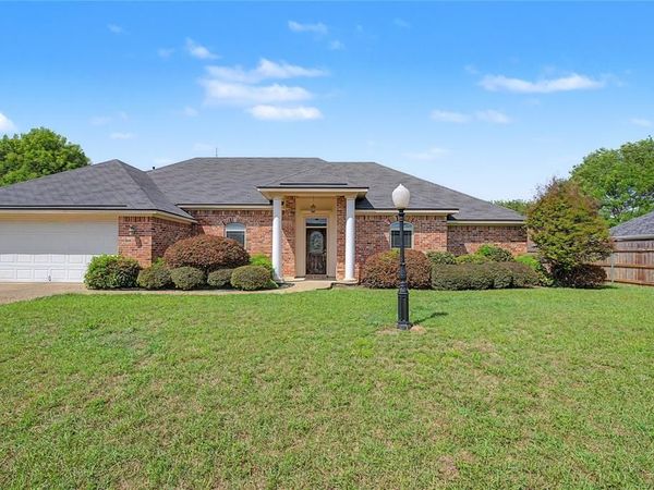 5062 Longstreet Place, Bossier City, LA 71112