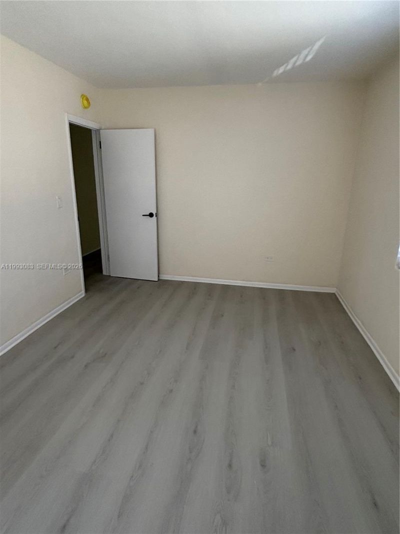 8530 Crespi Blvd , Unit 8520, Miami Beach, FL 33141 Photo