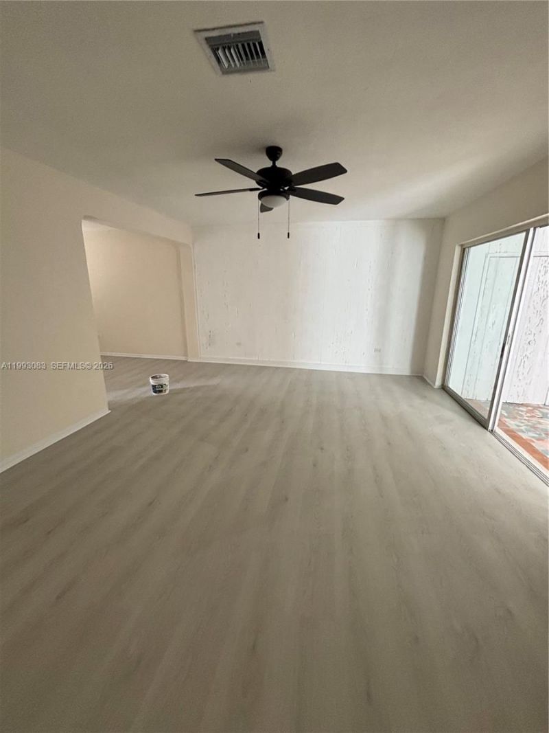 8530 Crespi Blvd , Unit 8520, Miami Beach, FL 33141 Photo