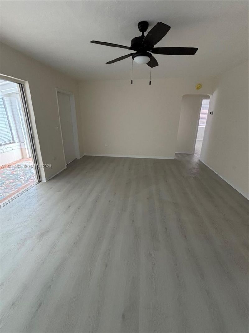 8530 Crespi Blvd , Unit 8520, Miami Beach, FL 33141 Photo