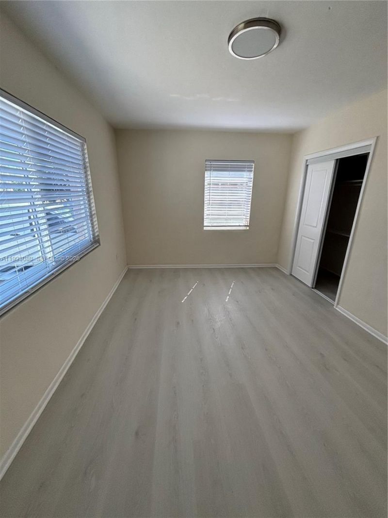 8530 Crespi Blvd , Unit 8520, Miami Beach, FL 33141 Photo