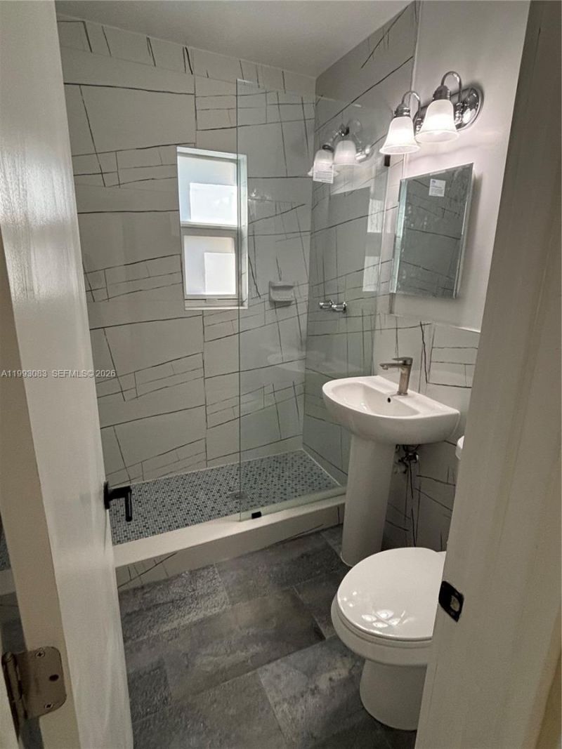 8530 Crespi Blvd , Unit 8520, Miami Beach, FL 33141 Photo