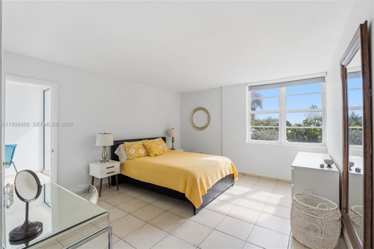 6450 Collins Ave , Unit 204, Miami Beach, FL 33141 Photo