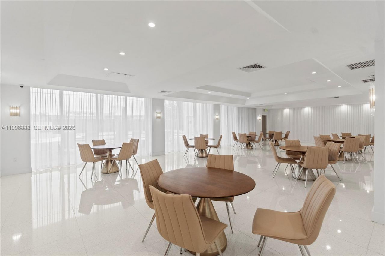 6450 Collins Ave , Unit 204, Miami Beach, FL 33141 Photo