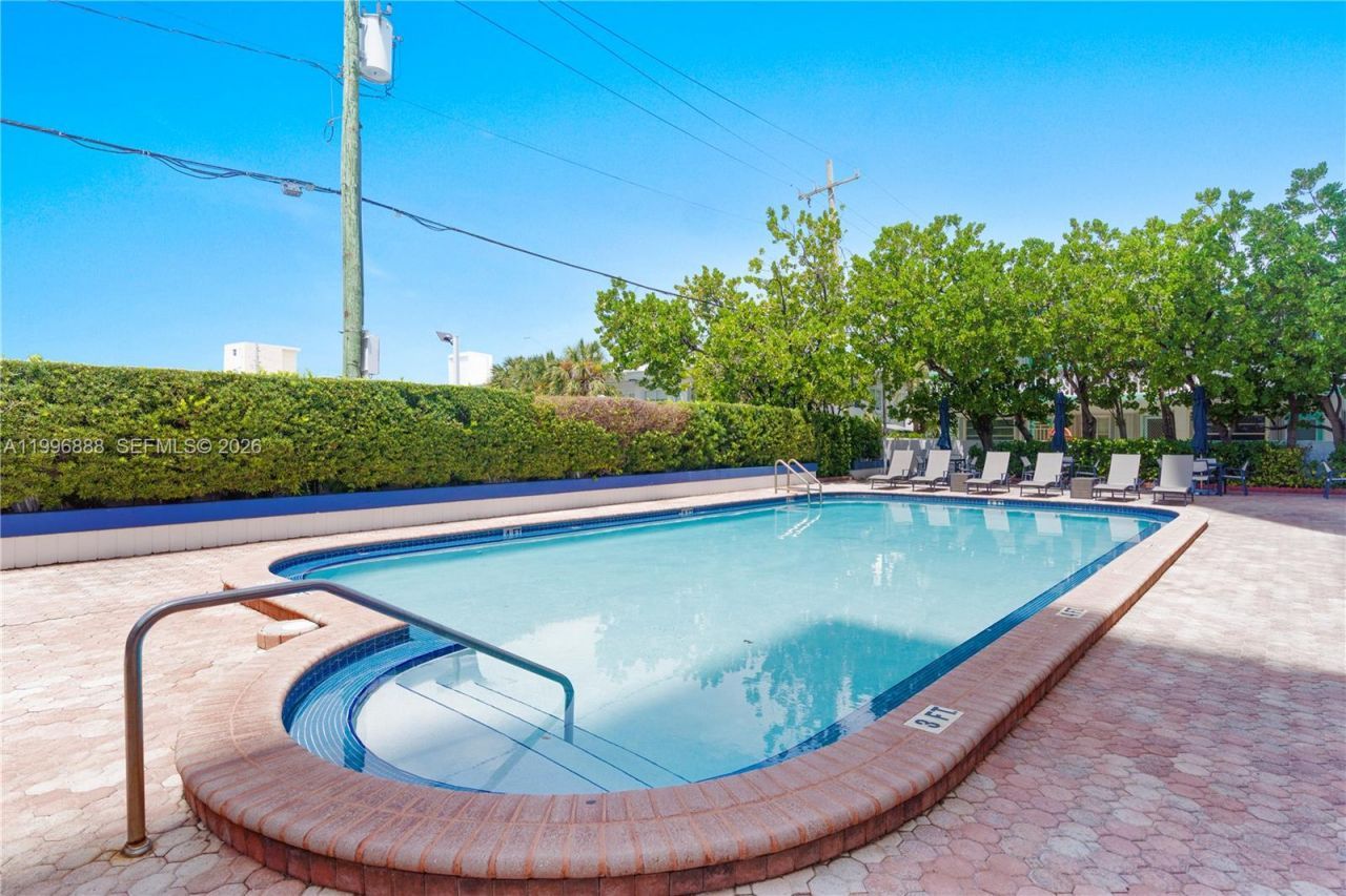 6450 Collins Ave , Unit 204, Miami Beach, FL 33141 Photo