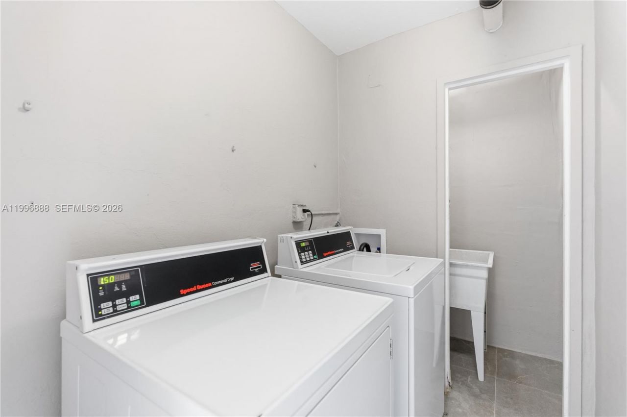6450 Collins Ave , Unit 204, Miami Beach, FL 33141 Photo