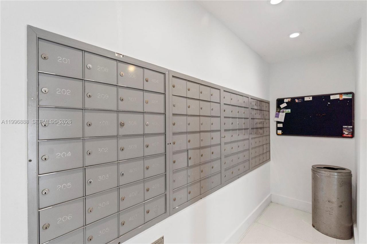 6450 Collins Ave , Unit 204, Miami Beach, FL 33141 Photo