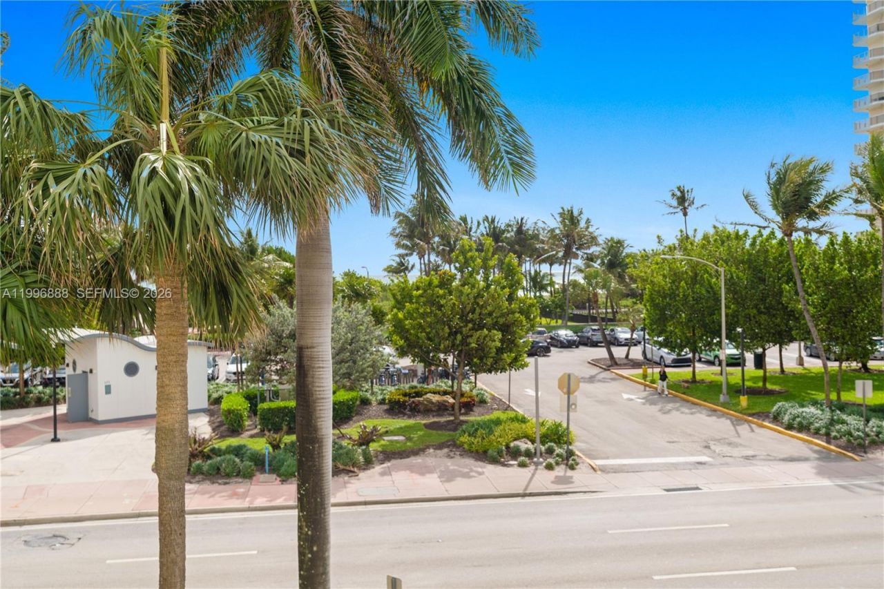 6450 Collins Ave , Unit 204, Miami Beach, FL 33141 Photo