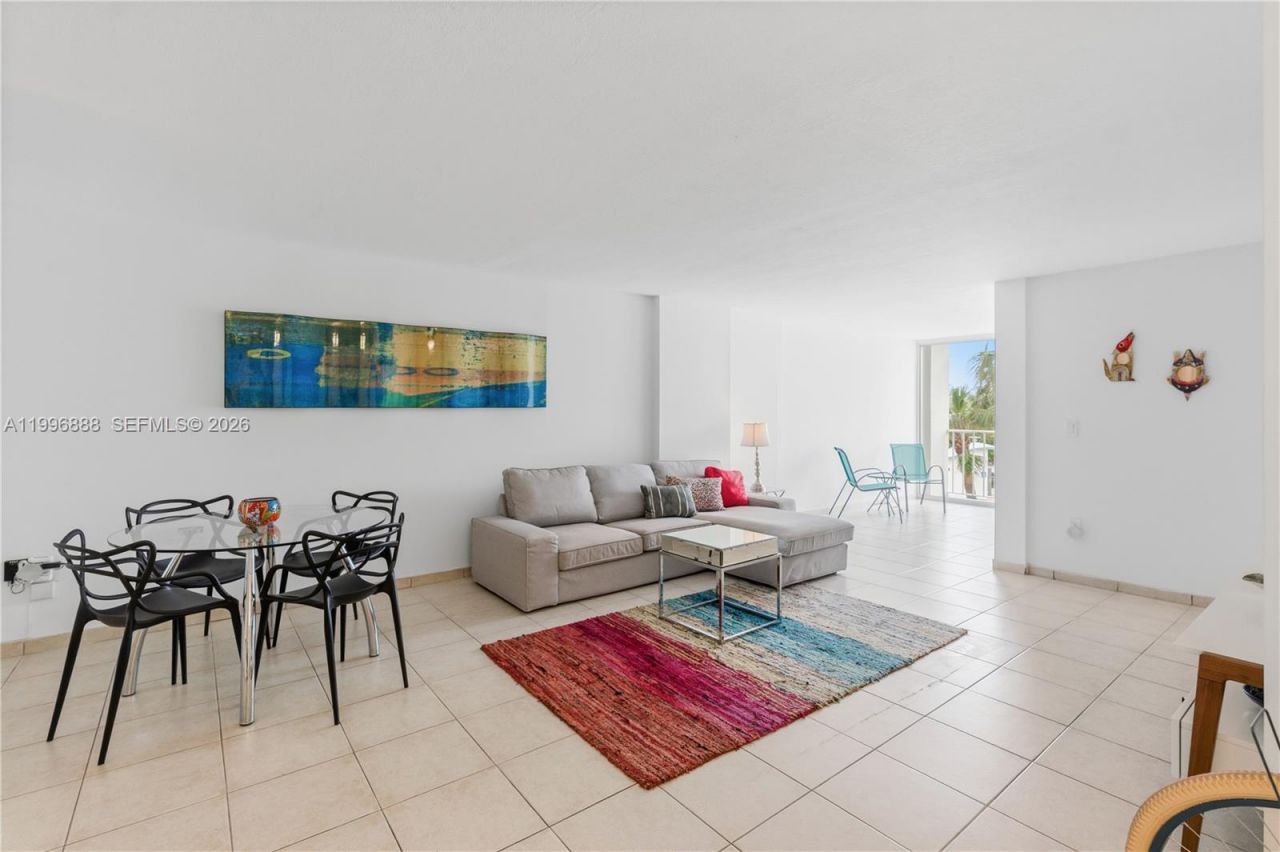 6450 Collins Ave , Unit 204, Miami Beach, FL 33141 Photo