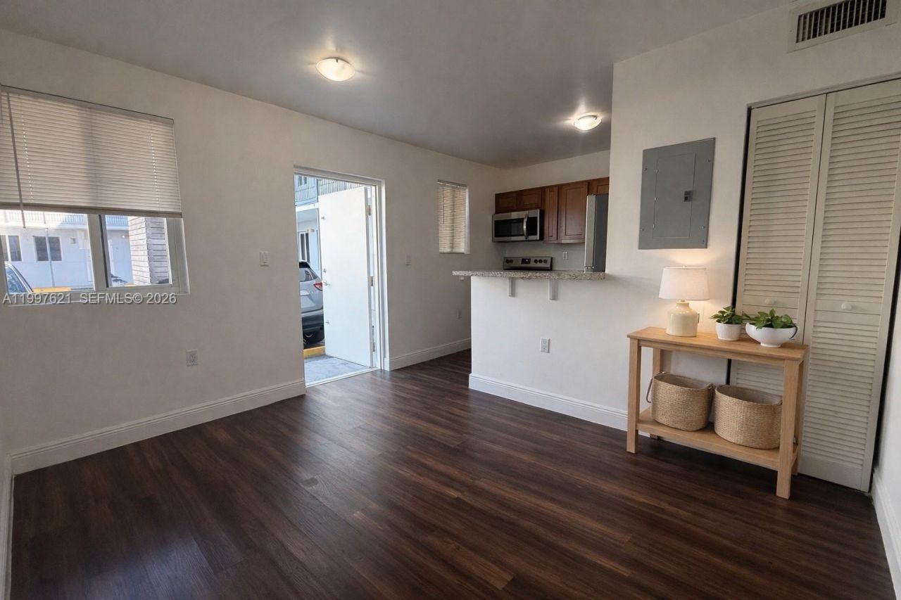 540 NW 7th St, Unit 32, Miami, FL 33136 Photo