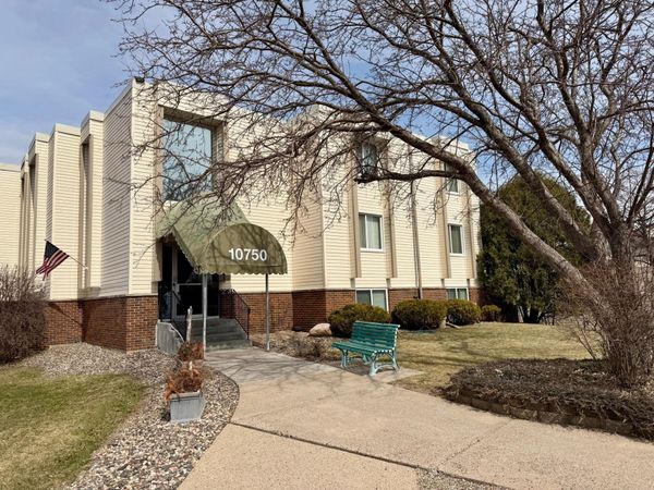 10750 Rockford Road, Unit 313, Plymouth, MN 55442