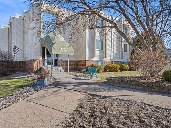 10750 Rockford Road, Unit 313, Plymouth, MN 55442