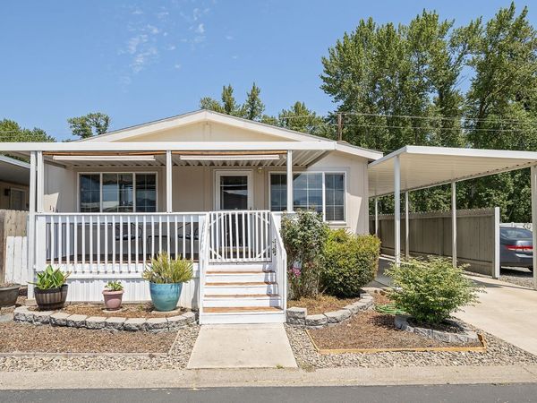 3555 S Pacific Highway, Unit SPC 113, Medford, OR 97501