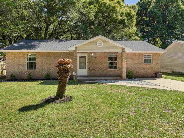 130 Calvert Oaks Dr, Pensacola, FL 32514