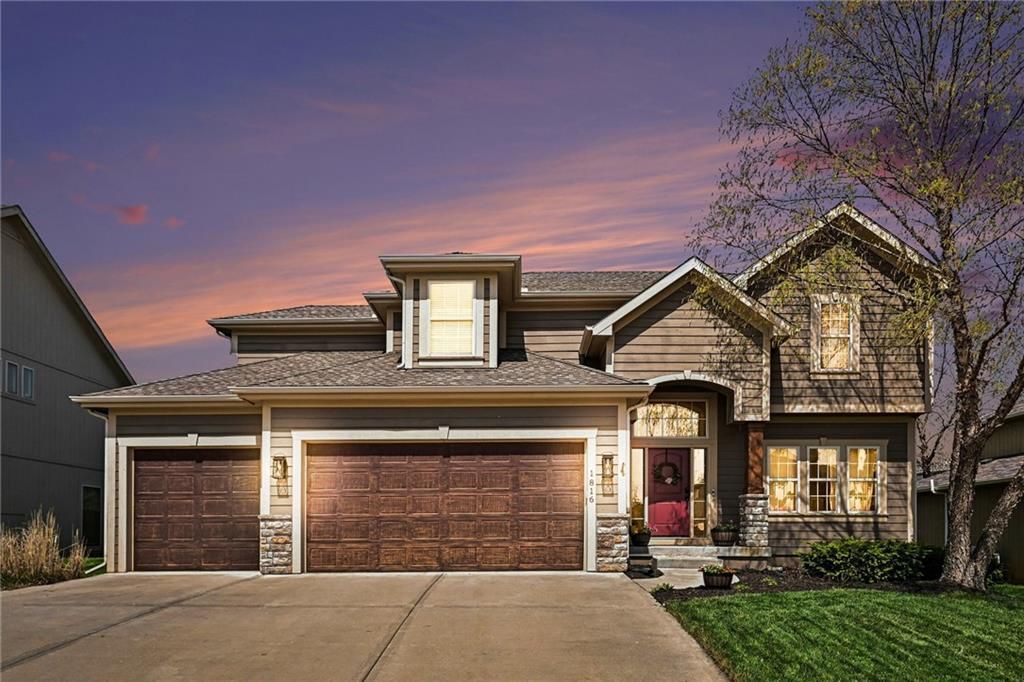1816 NW 93rd Terrace, Kansas City, MO 64155 Main Photo