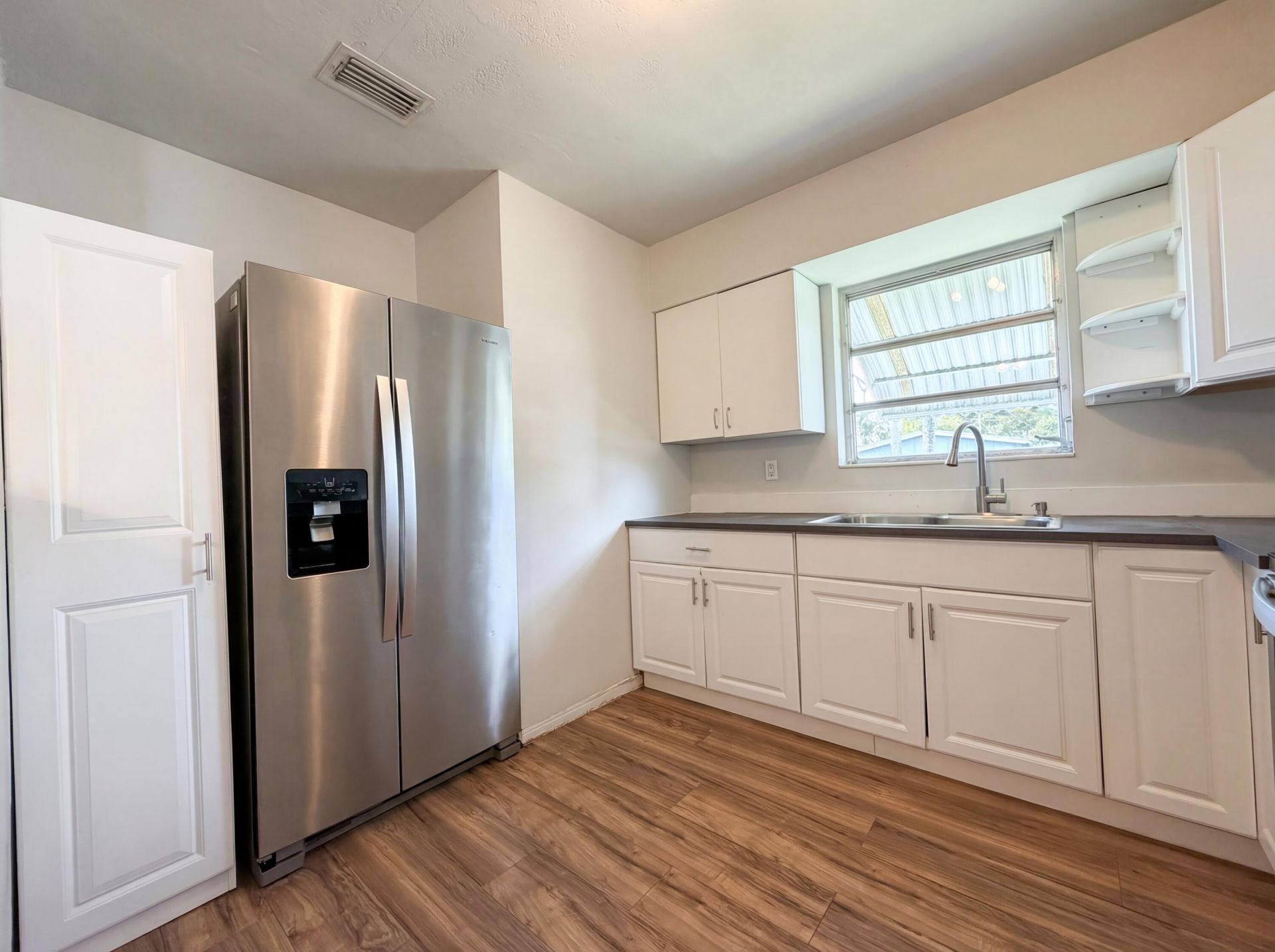 5921 SW 41st Street, West Park, FL 33023 Photo