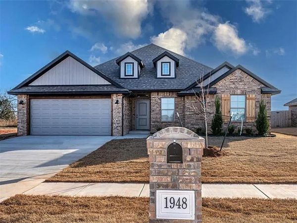 1948 W Crossbow Way, Mustang, OK 73064